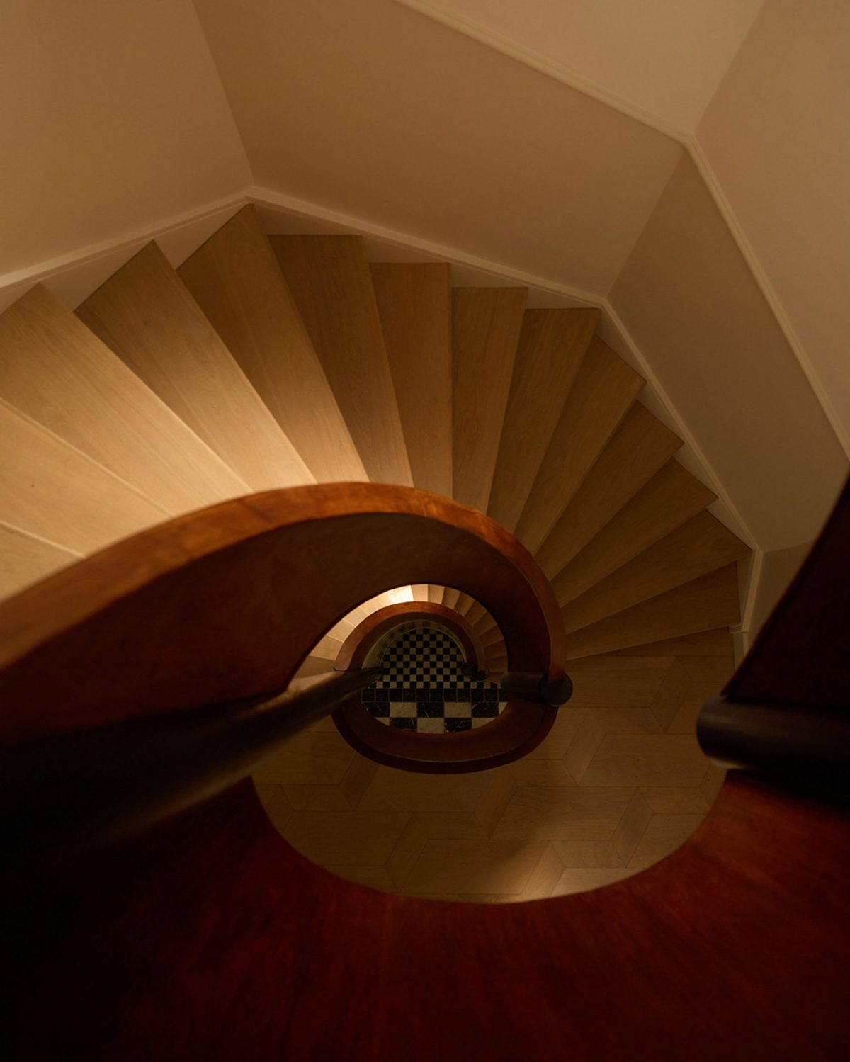 Studio &Space Renovates 1930s Amsterdam Home with Iconic Spiral ...